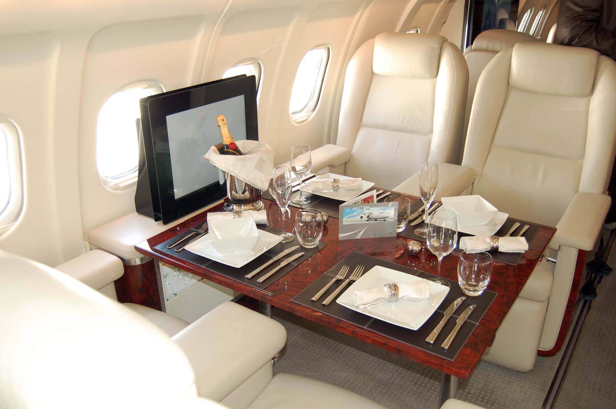 Private Jet Charter - Private jet rental prices | Airjetline